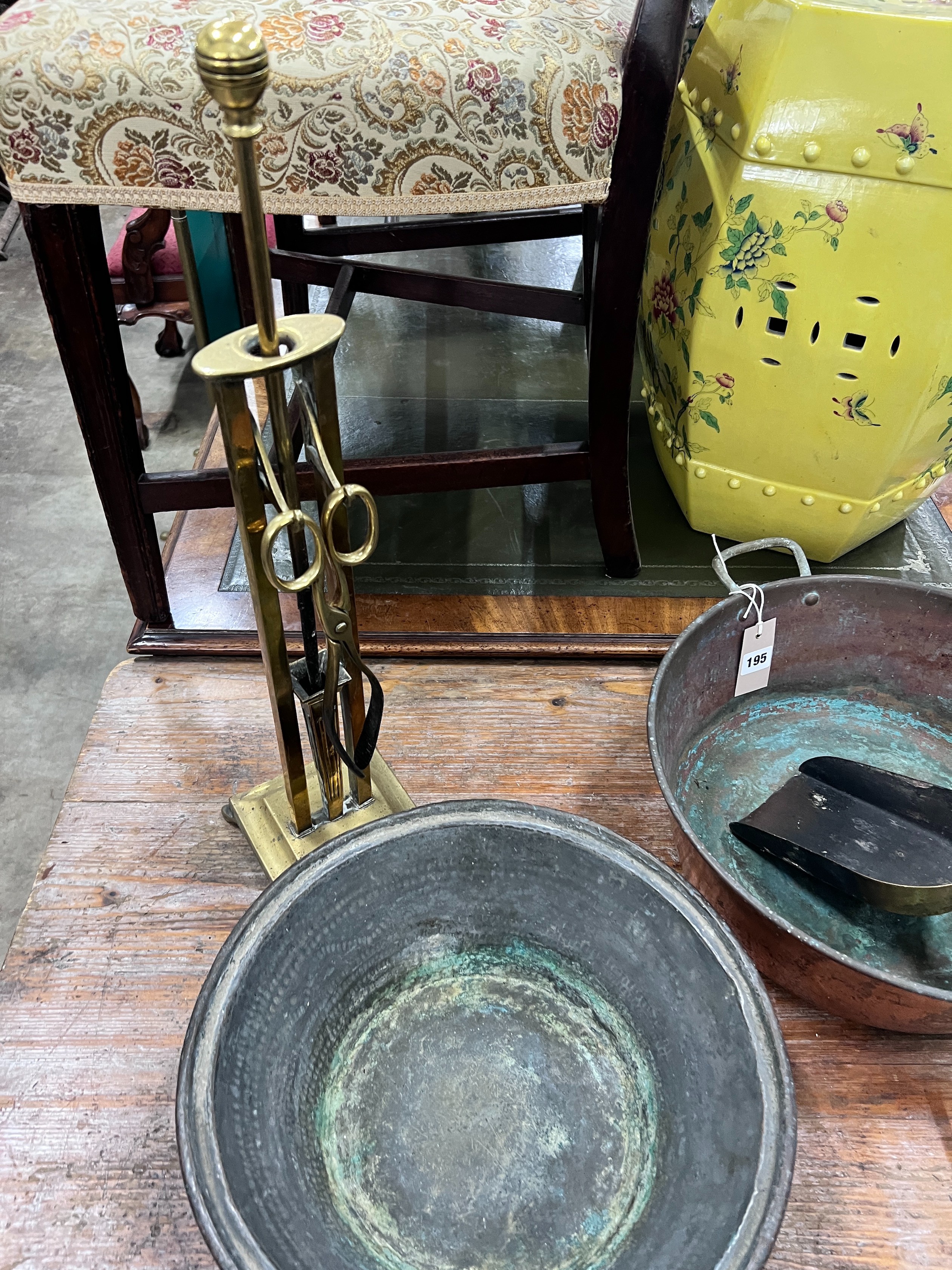 A copper preserve pan and sundry metalware *Please note the sale commences at 9am.